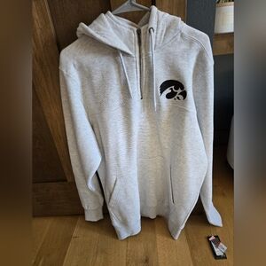Iowa Hawkeye Hoodie New M Thick Comfortable Warm Basketball Football Wrestling